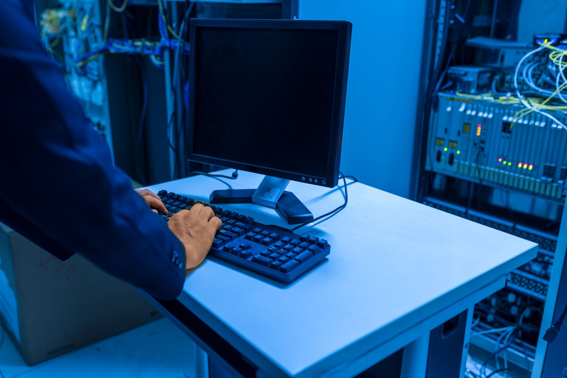 IT support technician providing emergency server repair in London